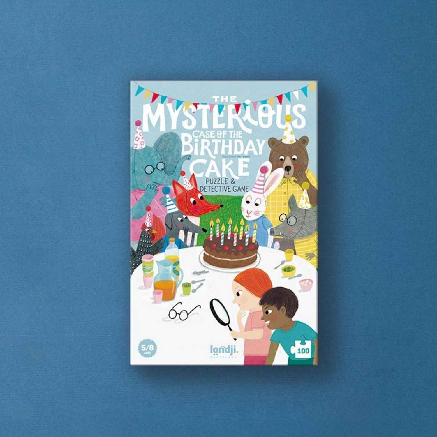 Doble Diversión: Combina el montaje de un puzzle de 100 piezas con un emocionante juego de pistas y deducción.

Desarrollo Cognitivo: Estimula la lógica, la observación detallada y la resolución de problemas en niños y niñas.

Calidad y Sostenibilidad: Ilustraciones de alta calidad sobre materiales reciclados (FSC), fabricado íntegramente en Barcelona.