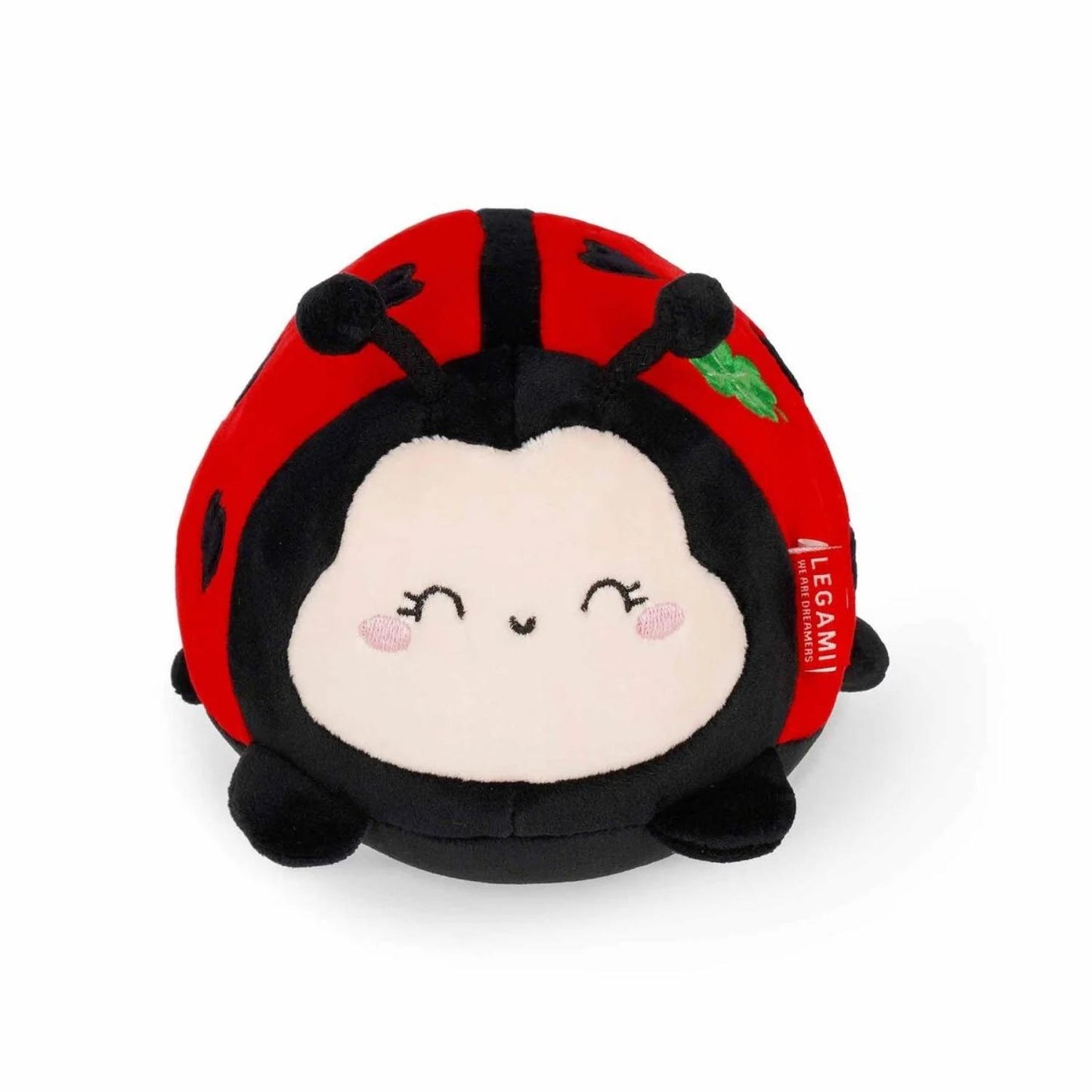 Compra el Peluche Mini Super Soft Ladybug de Legami. Un peluche de mariquita extremadamente suave con mensaje "Get Lucky". Se mantiene de pie y es ideal para regalo o colección.