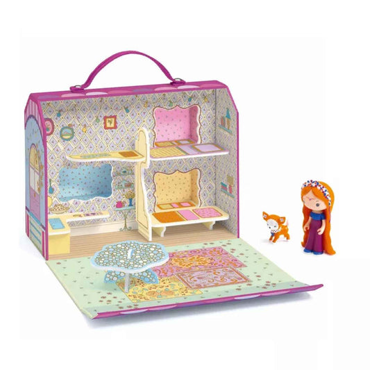 Descubre la Casita de Bluchka & Indie de Tinyly. Una caravana maletín portátil con dormitorio y cocina. Incluye figura articulada y mascota. ¡Ideal para juego creativo!

La casa de Bluchka y su adorable perrito Indie es una encantadora caravana con suaves ilustraciones. Al abrirla, puedes descubrir una decoración de casa de muñecas: un dormitorio, una cocina y una mesa de comedor. ¡Una vida bohemia! ¡Descubre el mundo coleccionable de las Tinyly! Figuritas llenas de magia, siempre acompañadas de un pequeño 