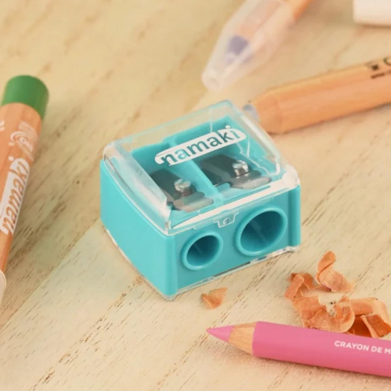 ✏️ Sacapuntas Doble con Depósito – Namaki

Edad recomendada: A partir de 3 años
Medidas: 6,3 x 2,5 x 4,2 cm
Incluye: 1 sacapuntas doble + varilla de limpieza