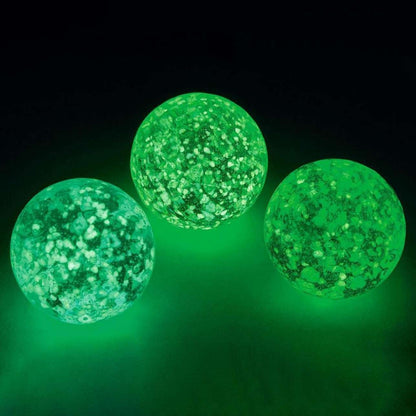 Set 3 Canicas que Brillan en la Oscuridad
✨ ¡Juega incluso cuando se apagan las luces!

Un juego clásico con un toque mágico: estas canicas especiales brillan en la oscuridad tras haber estado expuestas a una fuente de luz. Perfectas para seguir jugando de noche o en ambientes con poca luz, añadiendo emoción y sorpresa a cada partida.