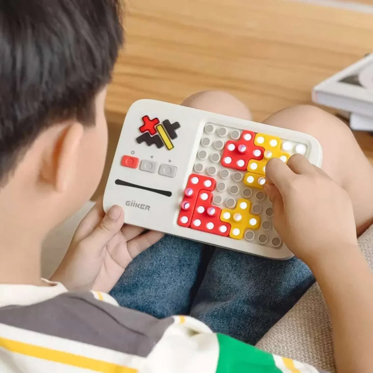 Super Blocks – Juego de construcción interactivo para mentes curiosas

Edad recomendada: A partir de 5 años
Medidas aproximadas: Juego de sobremesa
Incluye: Bloques de construcción + acceso a app con retos
Funciona con: 2 pilas AA (no incluidas)