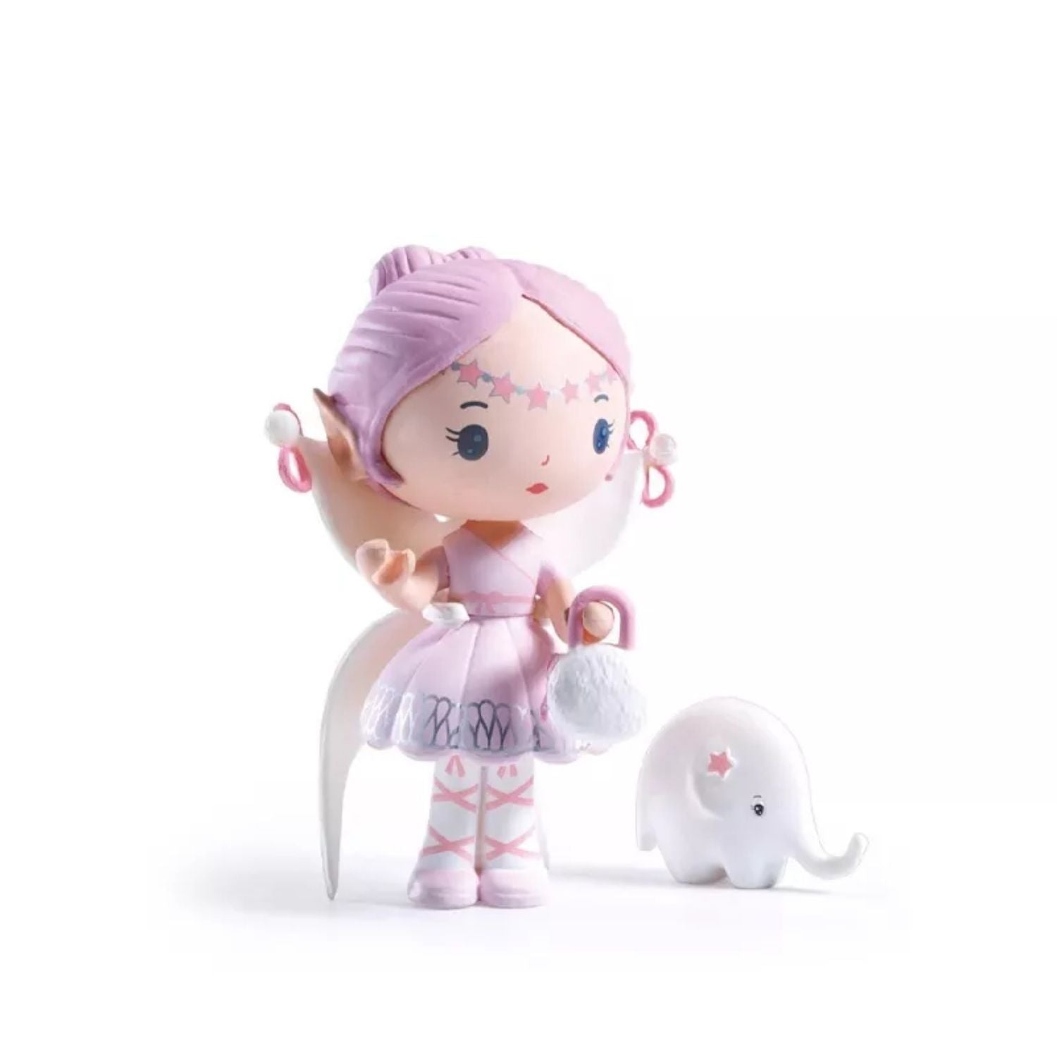 Conoce a Elfe & Bolero, la hada bailarina de la colección Tinyly. Figura articulada con su elefante compañero para crear historias mágicas. Ideal para potenciar la imaginación.

¡Descubre el mundo coleccionable de las Tinyly! Figuritas llenas de magia, siempre acompañadas de un pequeño y entrañable compañero, con las que podréis vivir infinitas historias en un mundo lleno de dulzura. Conoce a la hada bailarina Elfe y su compañera Bolero, un pequeño elefante que la acompaña allá donde vaya. Juega junto a las