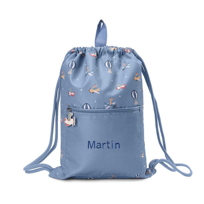 Artículos para la Vuelta al Cole Tutete bordados con el nombre de tu peque en www.manodesantaoficial.es. Personalización única, máxima calidad y envío rápido en 24h.