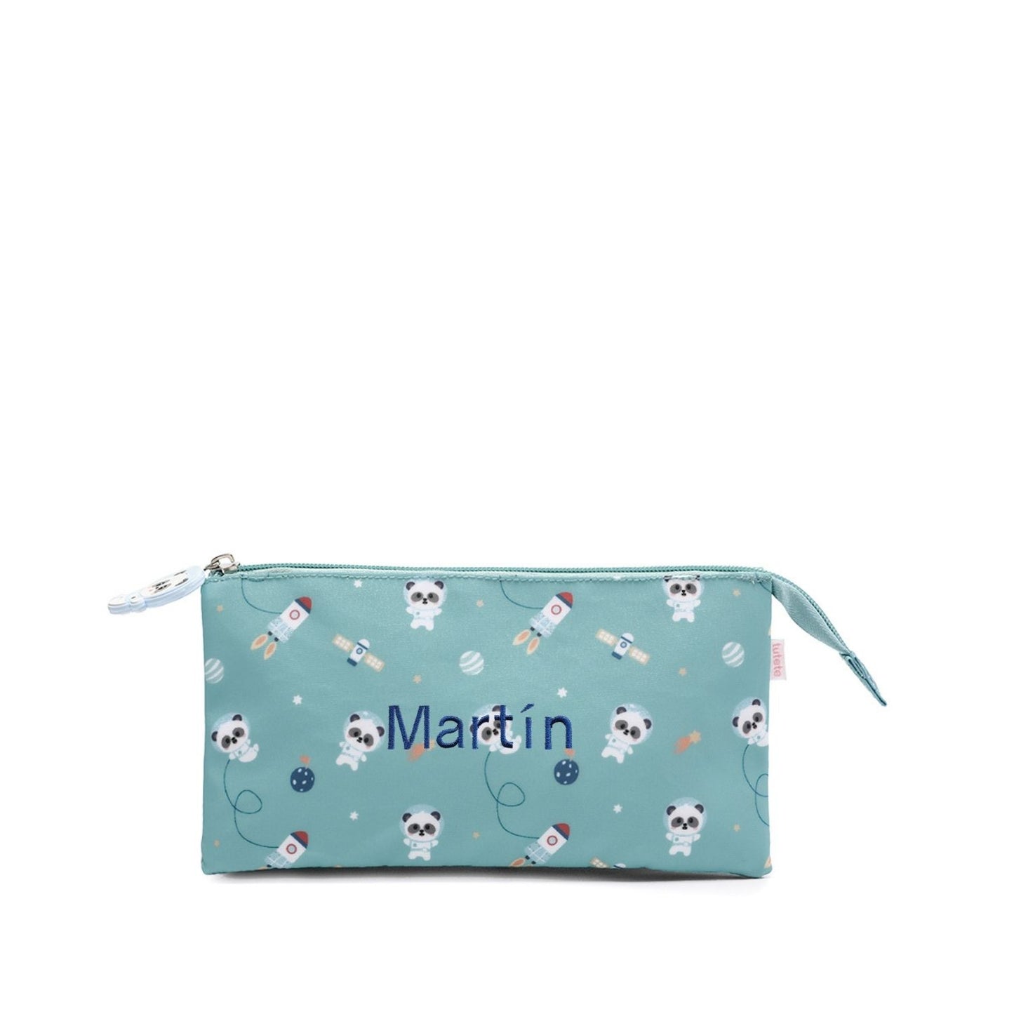 Artículos para la Vuelta al Cole Tutete bordados con el nombre de tu peque en www.manodesantaoficial.es. Personalización única, máxima calidad y envío rápido en 24h.