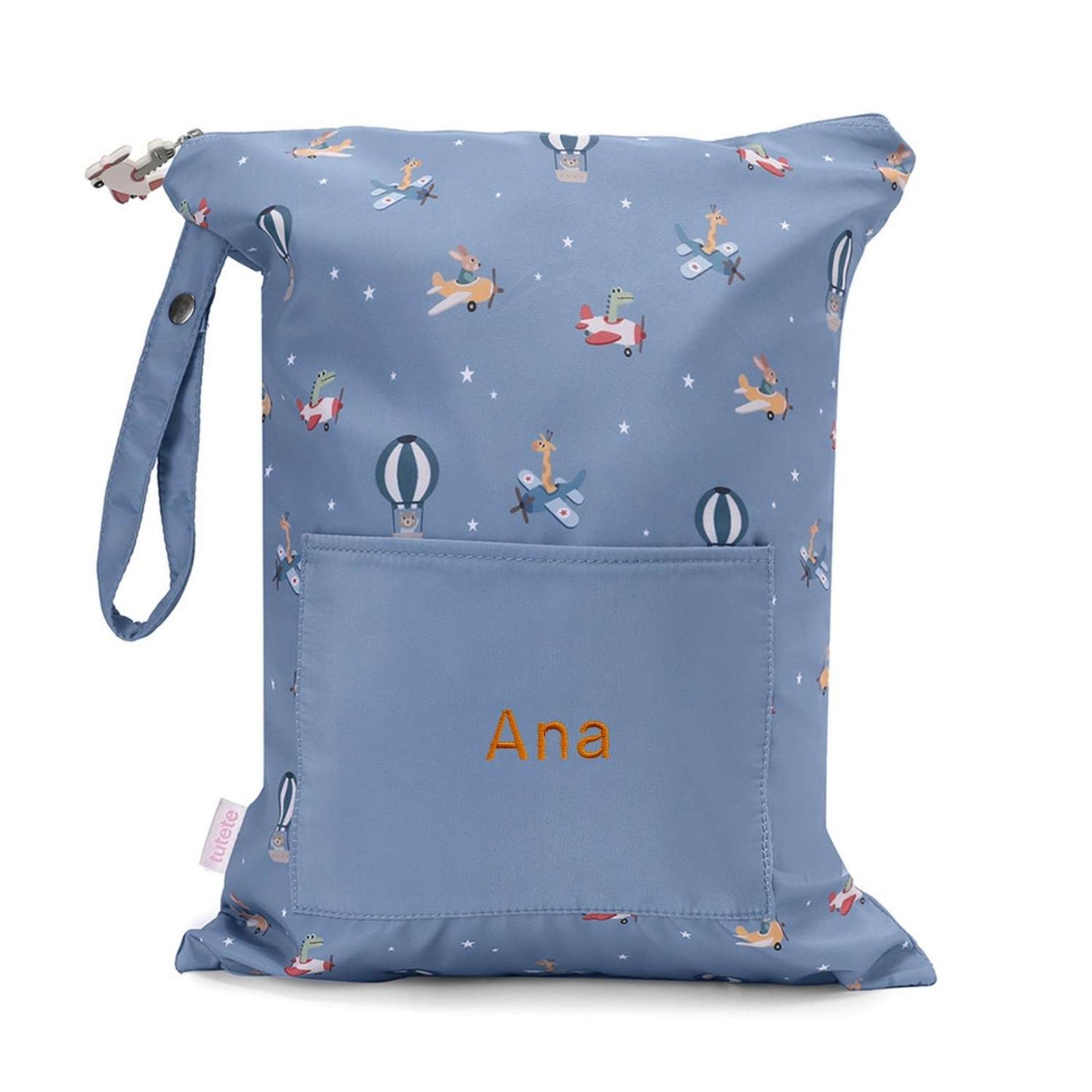Artículos para la Vuelta al Cole Tutete bordados con el nombre de tu peque en www.manodesantaoficial.es. Personalización única, máxima calidad y envío rápido en 24h.