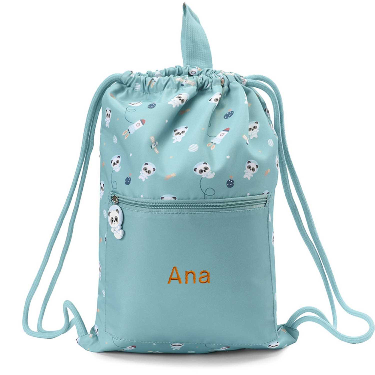 Artículos para la Vuelta al Cole Tutete bordados con el nombre de tu peque en www.manodesantaoficial.es. Personalización única, máxima calidad y envío rápido en 24h.