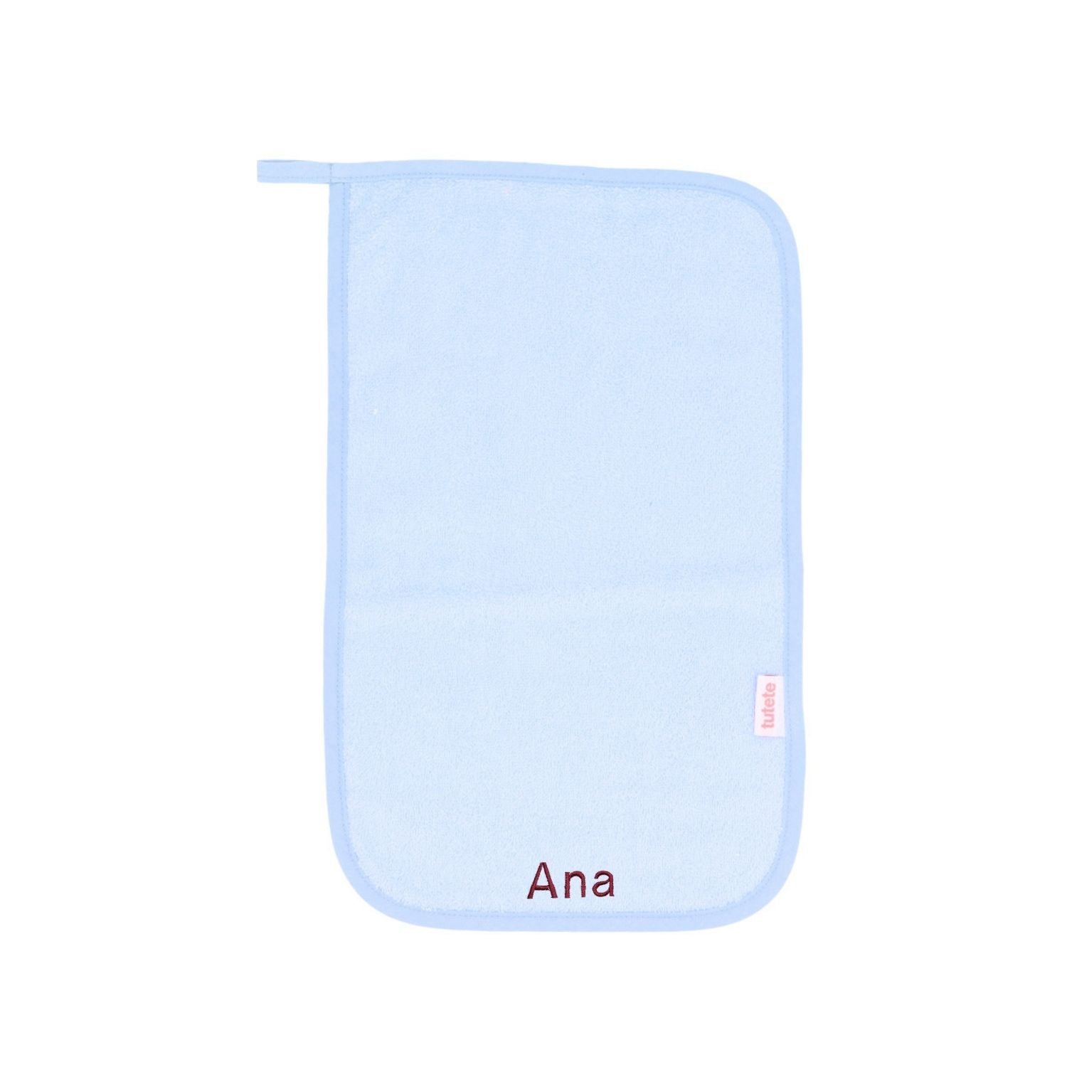 Compra la toalla escolar personalizable Blue Tutete en Mano de Santa. Toalla escolar de rizo 100% algodón con cinta para colgar y nombre bordado, perfecta para la vuelta al cole.