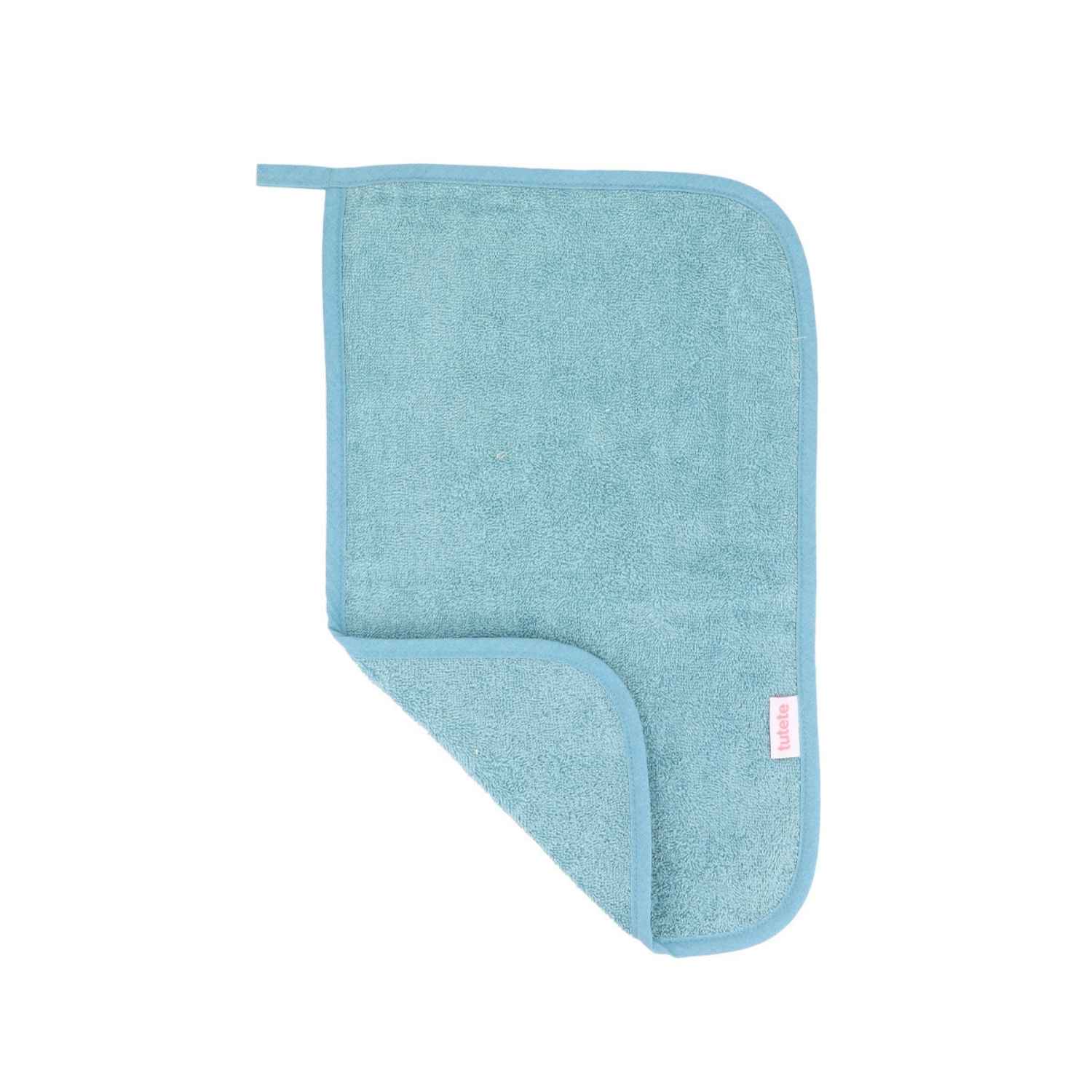 Compra la toalla escolar personalizable Iceberg Tutete en Mano de Santa. Toalla escolar de rizo 100% algodón con cinta para colgar y nombre bordado, perfecta para la vuelta al cole.