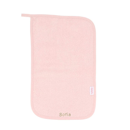 Compra la toalla escolar personalizable Rosa Tutete en Mano de Santa. Toalla escolar de rizo 100% algodón con cinta para colgar y nombre bordado, perfecta para la vuelta al cole.