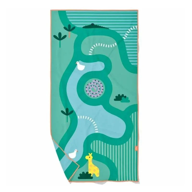 Perfecta para llevar a la playa, piscina, al parque o incluso al jardín.

Fabricada en microfibra de secado rápido, esta toalla es ligera, no retiene olores y la arena no se le pega. ¡Ideal para escapadas con niños! Además, se seca hasta tres veces más rápido que una toalla convencional de algodón.