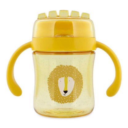 Consigue el Vaso Anti-derrame 360 León de Trixie. Taza de aprendizaje infantil con asas, hecha de Tritan™ resistente. Perfecta para beber de forma autónoma y sin derrames.