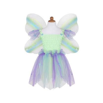 disfraz de Hada mariposa del Viento de Great Pretenders, diseñado para dar alas a su imaginación y transportarla a un mundo de fantasía.

Este encantador conjunto de tres piezas incluye un vestido de ensueño, unas alas de mariposa y una varita mágica