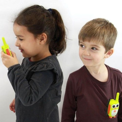  Walkie Talkies Junior de Buki! Diseñados para niños a partir de 4 años, estos encantadores walkie talkies en forma de búho son perfectos para pequeñas expediciones al aire libre.  LIFESTYLE