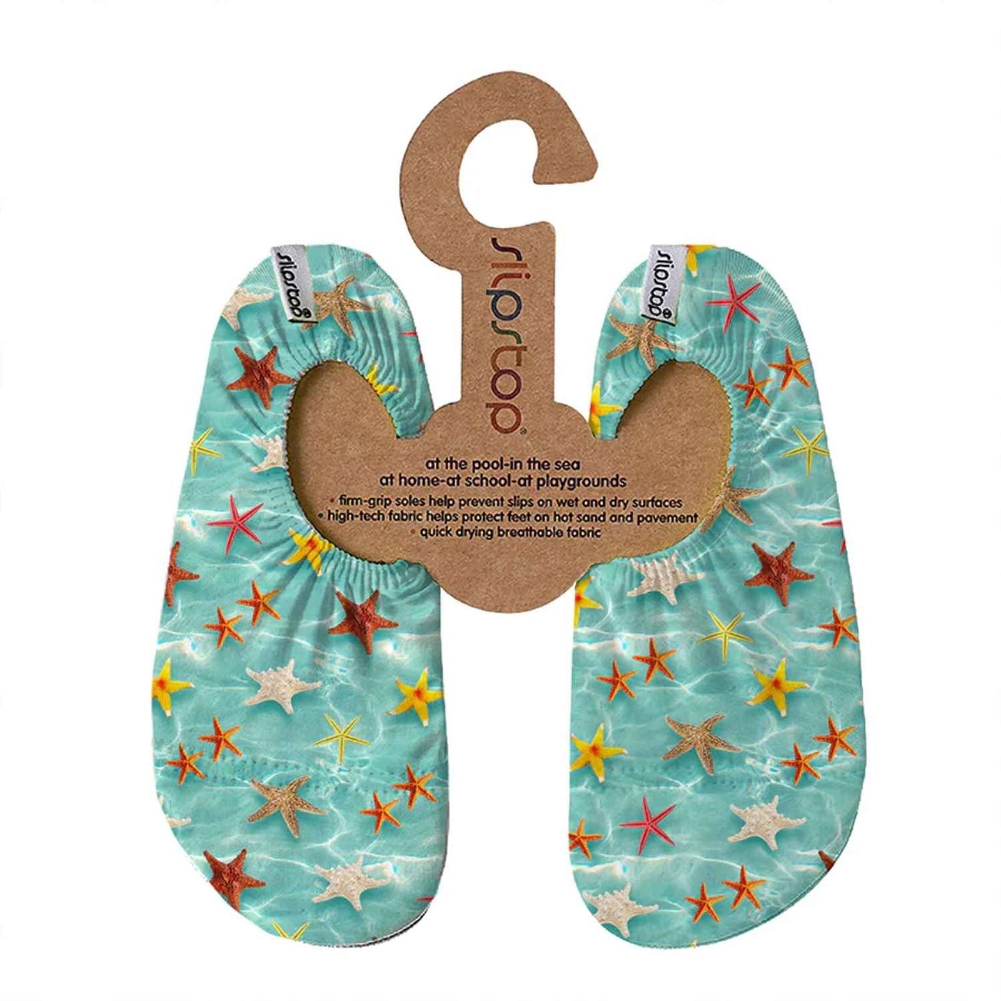 Zapatilla antideslizante Lucid de la nueva colección de Slip Stop BTBOX. Perfectos para playa y piscina pero también para interiores como zapatillas de casa o escuela infantil. Se puede nadar con ellas puestas. Transpirables y de secado rápido, lavables a máquina. Suela rugosa y firme que ayuda a prevenir resbalones. Uso apto para superficies secas, mojadas, calientes y rugosas. Certificación STANDARD100 by OEKO-TEX®. Factor de protección UPF 50+. Composición: Tejido superior 87% poliéster, 13% elastano; Su