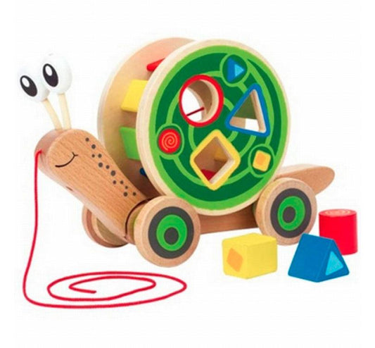 arrastre y clasificador de formas caracol de la marca Hape en color verde y con las formas geométricas en colores brillantescomo amarillo, rojo. y azul maraca Hape