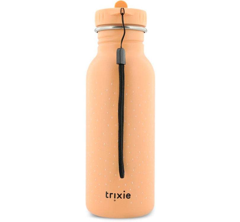 La nueva Botella de acero inoxidable Jirafa de 5000 ml de Trixie es perfecta para llevar agua fresquita a donde quiera que vayan. color salmón. con correa