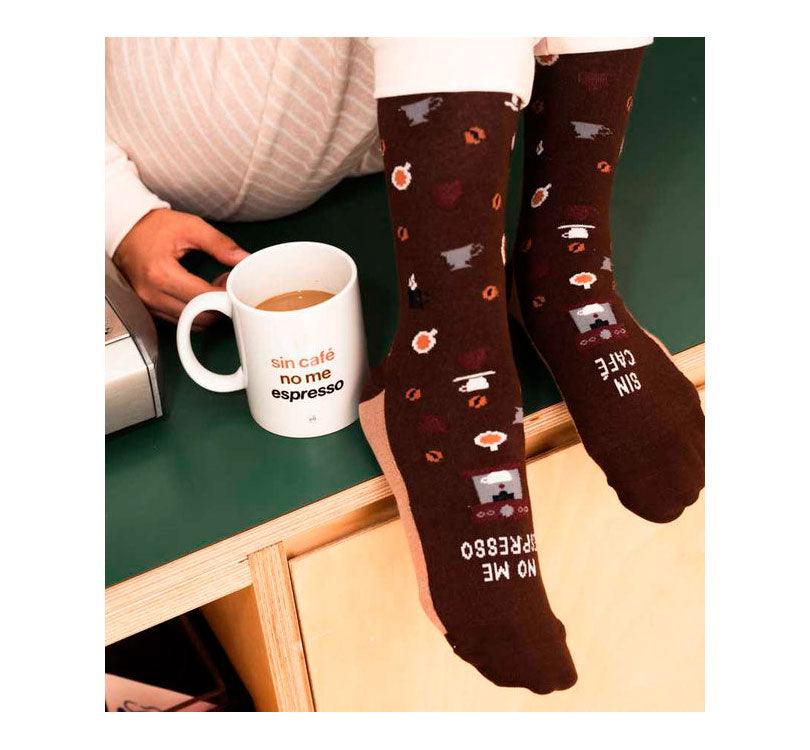 Calcetines sin Café no me espresso - manodesantaoficial