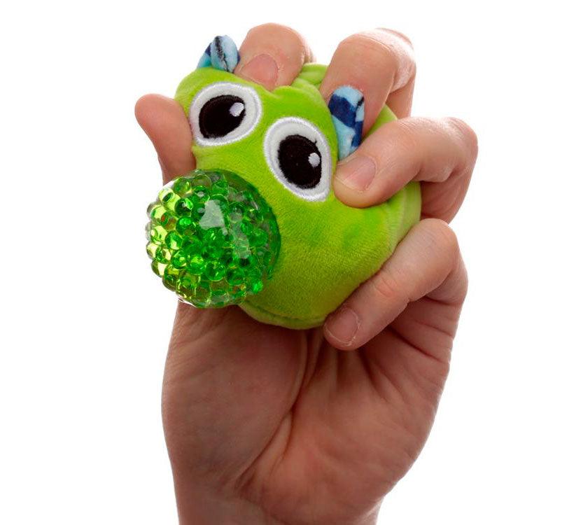 modelo verde de Nuestro Estrujable de peluche monstruos es el juguete ideal para liberar energía, relajarse y ¡Además son monismos! en lifestyle