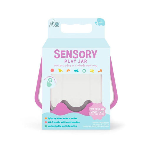 ¡Diversión y aventura en tu próxima salida con tu Jarra Sensorial! Toca para cambiar de color y hacer las cosas aún más divertidas llenando tu Sensory Play Jar con nuestros NUEVOS y mágicos rellenos divertidos (no incluidos), todo bien cerrado con la tapa a prueba de derrames.