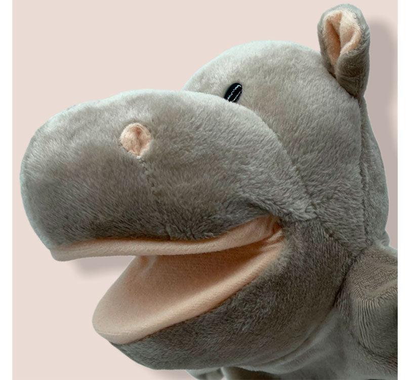 detalle marioneta de mano infantil con forma de hipopótamo en suave felpa de color gris