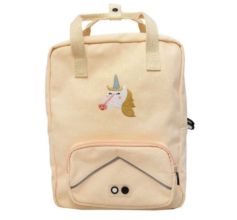 mochila grande  unicornio trixie cabe a4 Esta mochila grande de Unicornio, con su carita bordada y su práctico bolsillo con reflectante en la parte frontal conquistará el corazón de vuestros peques y también el tuyo ¡Es ideal también para adultos dada su capacidad y tamaño!.