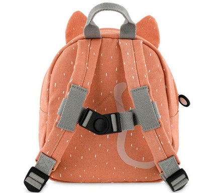 vista trasera mochila pequeña gato trixie Esta mochila con forma de adorable gatito, con su carita impresa y sus  adorable orejas, conquistará el corazón de vuestros peques. Sus asas acolchadas y ajustables brindan comodidad en cada paso, mientras el cierre con clip en el pecho evita cualquier percance. en color rosa encarnado