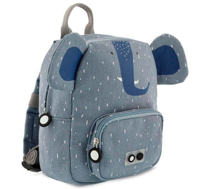 Mochila pequeña Mr Elephant de trixie baby con la cara  de un elefante y las orejas de la mochila en color azul vaquero con bolsillo pequeño frontal lateral