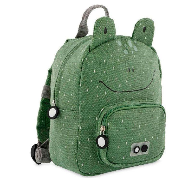 Mochila pequeña  Mr Frog  Rana de la colección trixie baby en color verde suave y con bolsillo frontal  lateral