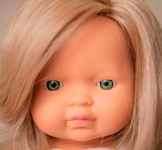Muñeca diversidad Rubia caucásica chica - manodesantaoficial