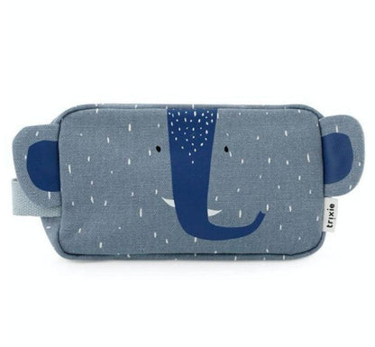 Neceser con forma de la colección ELEFANTE de trixie Con un amplio bolsillo con cierre de cremallera y un pequeño bolsillo interior. Con asa para llevarlo cómodamente. EN COLOR AZUL DENIM