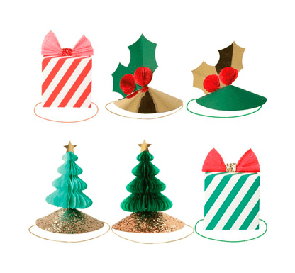 6 sombreros diferentes: con árboles de Navidad en 3D, acebo y regalos, todo en alegres colores de rojo, verde y dorado con detalles de papel de brillante y purpurina. marca Meri mEri