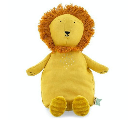 Este adorable león querrá ser muy abrazado por tus peques ¡Es tan adorable!  En un color amarillo mostaza suave que es una fuente de abrazo constantes, ideal para los peques de la casa, muy gustoso al estar hecho de algodón orgánico. ¡Y los piececitos en pana gruesa son el toque mágico!