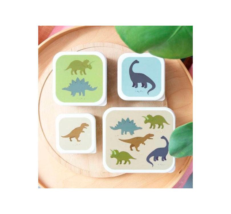 Set de Fiambreras inspiradas en nuestros dinosaurios favoritos! Son cuatro, en diferentes tamaños y diseños a juego, perfectos para el cole, paseos o para guardar tus meriendas en casa.