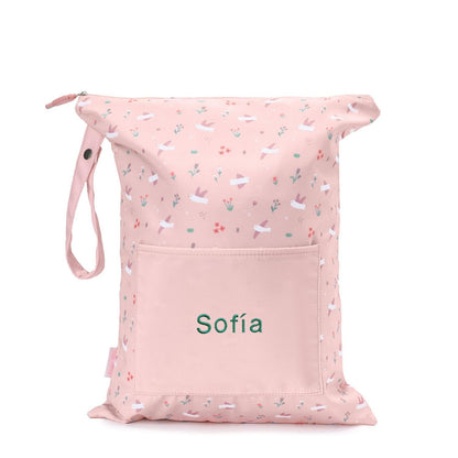 Artículos para la Vuelta al Cole Tutete bordados con el nombre de tu peque en www.manodesantaoficial.es. Personalización única, máxima calidad y envío rápido en 24h.