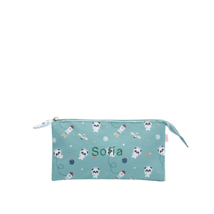 Artículos para la Vuelta al Cole Tutete bordados con el nombre de tu peque en www.manodesantaoficial.es. Personalización única, máxima calidad y envío rápido en 24h.