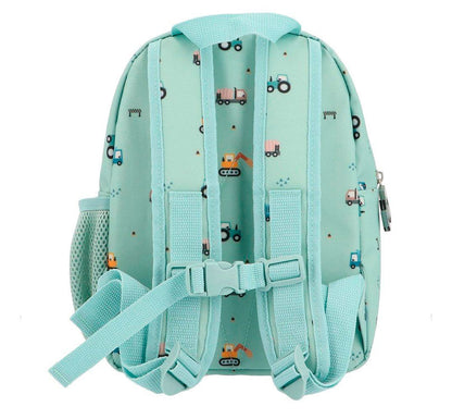 Mochila Infantil Trucks Personalizable es perfecta para esos pequeños aventureros en su regreso a clases!&nbsp; esta mochila es un must-have para llevar a la escuela.; El tamaño pequeño es perfecto para llevar una muda y puede ser personalizado con su nombre. Además, cuenta con un bolsillo frontal para llevar cómodamente su juguete favorito VISTA TRASERA