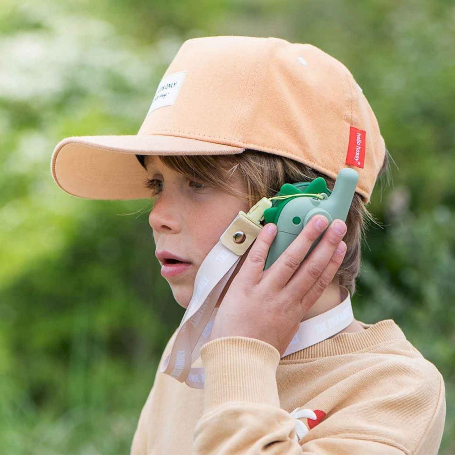  Walkie Talkies Zoo Dino Green (The Zoofamily)

Los&nbsp;Walkie Talkies Zoo Dino Green aseguran la comunicación en todas las misiones y aventuras. Su diseño de dinosaurio y acabado en silicona suave los hace resistentes y divertidos, perfectos para juegos de rol con un alcance de hasta $3 \text{ km}$. 