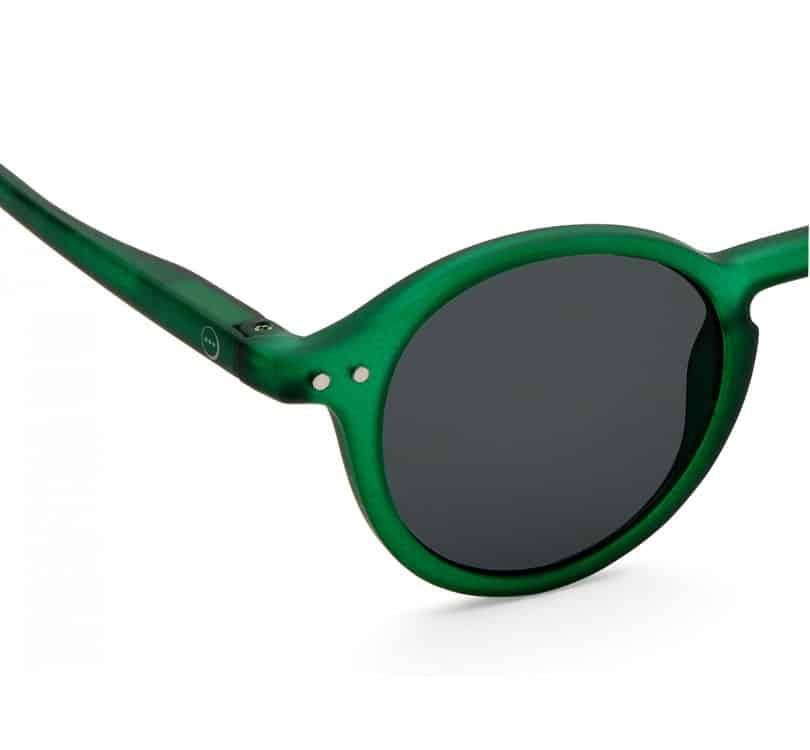 Gafas de sol infantiles marca izipizi en talla 5- 10 años , montura modelo d , redondeadas en color  verde