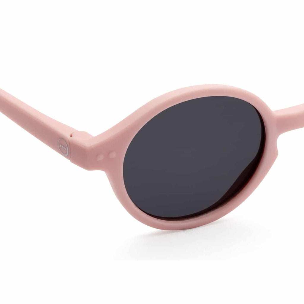 Gafas de sol infantiles marca izipizi en talla 3 5 años, montura modelos d , redondeadas en color rosa